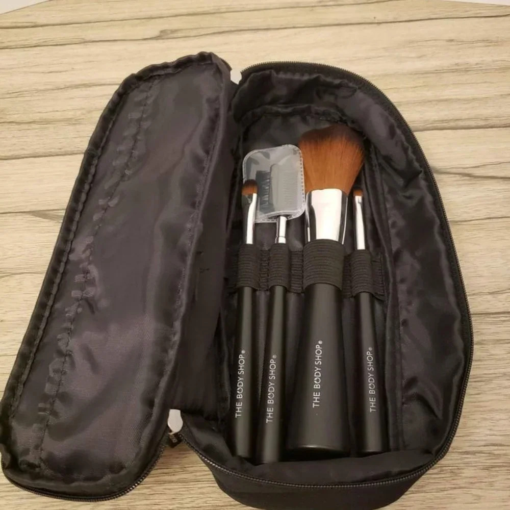 BNWT The Body Shop Brush Set  with Case